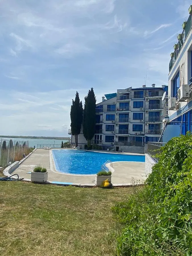 Pomorie Direkt Am Pool Apartment
