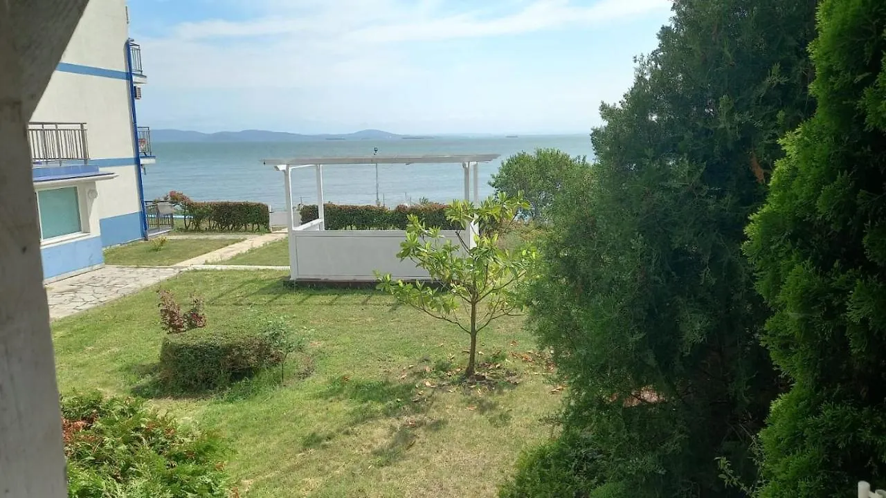 Pomorie Direkt Am Pool Apartment